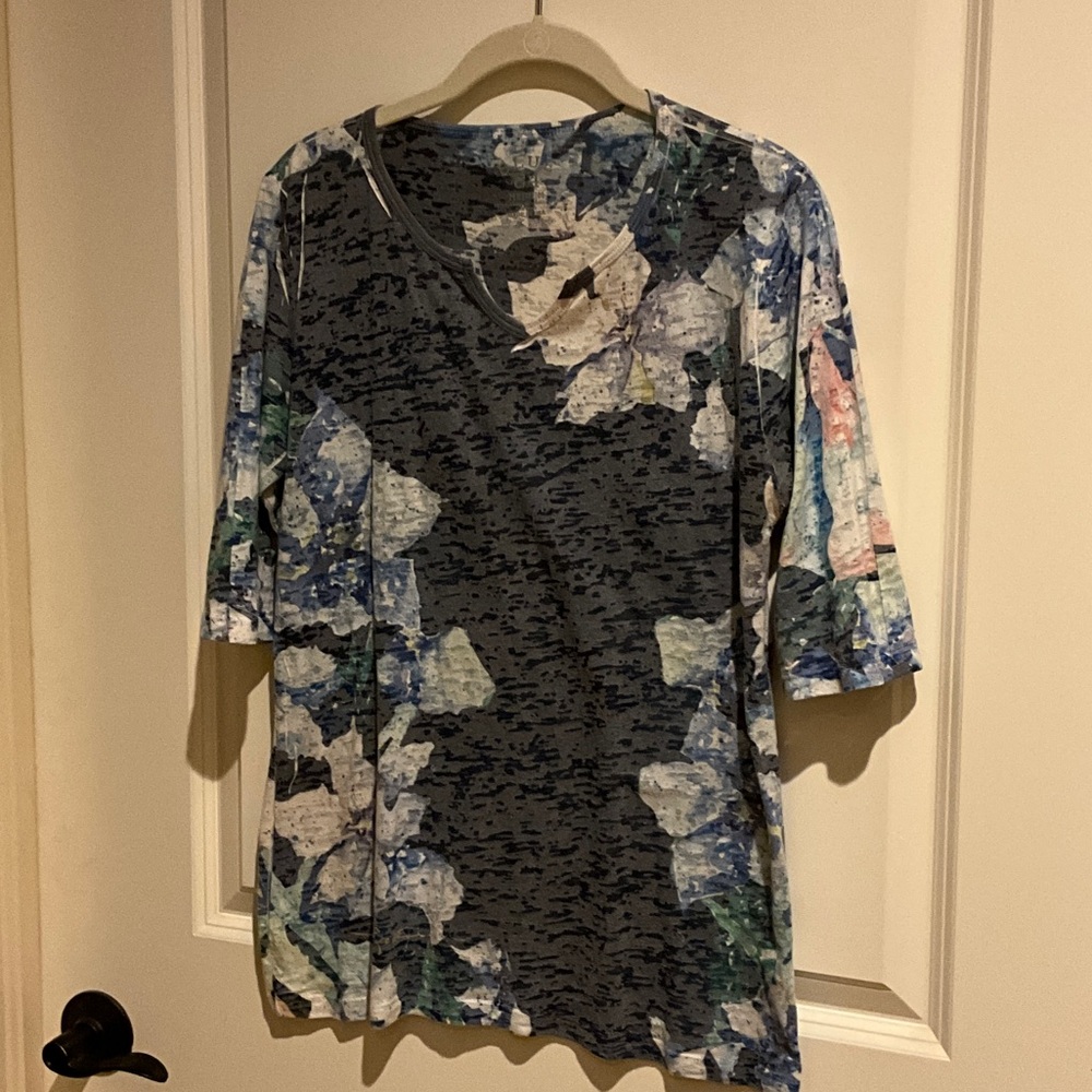 Sherri Reeve’s Maui Floral Print Women's Top 3/4 sleeve